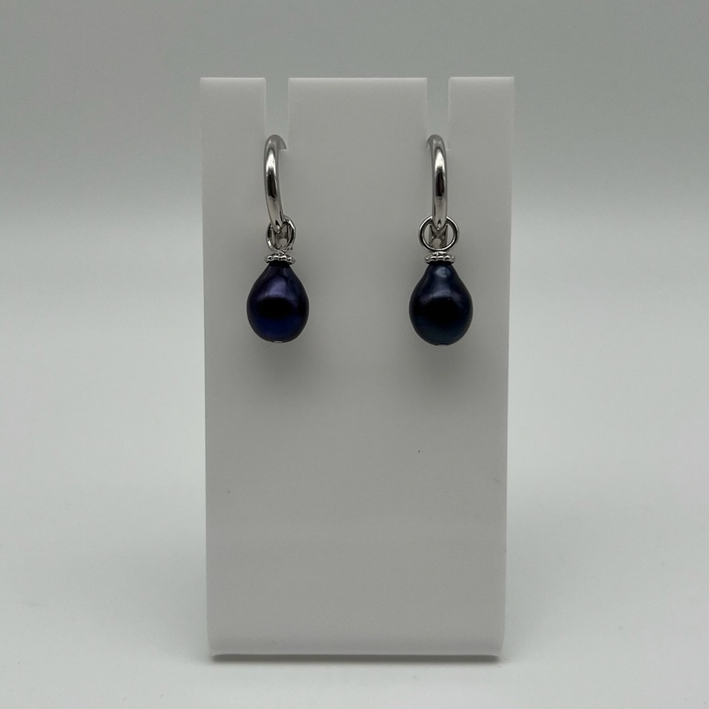 Chic Silver and Dark Blue TahitianTeardrop Earrings